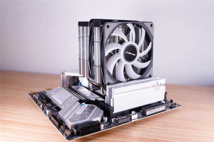 装机必看：3分钟搞懂CPU散热器与主板的兼容性避坑指南-2