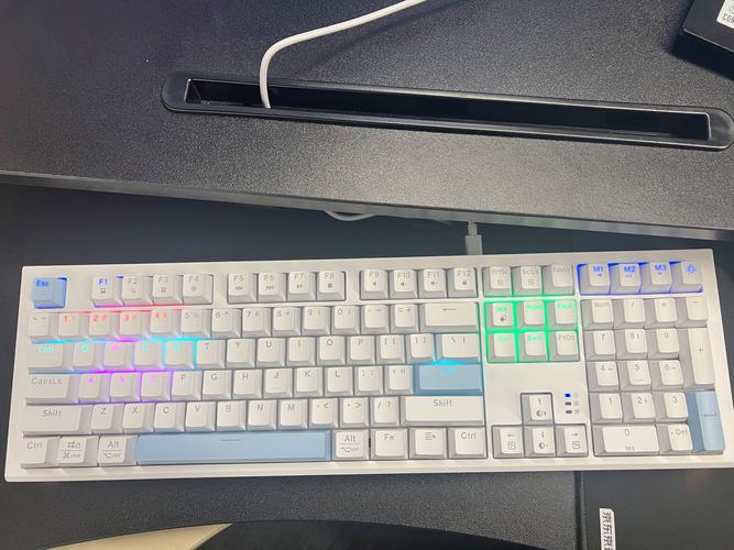 机械键盘不打油？这3个PBT键帽材质型号让你告别油腻-2