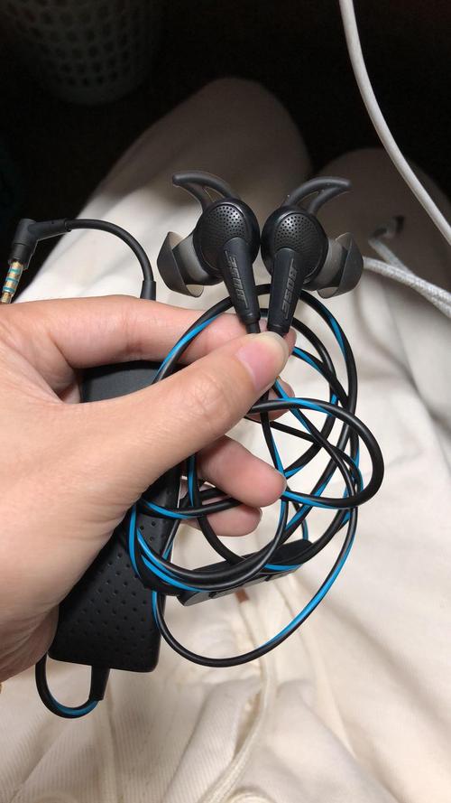听脚步声的耳机怎么选？3款高性价比电竞耳机实测对比