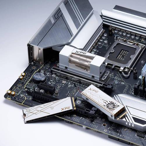 SSD散热片怎么选？5分钟教你给固态硬盘装个“小空调”-4