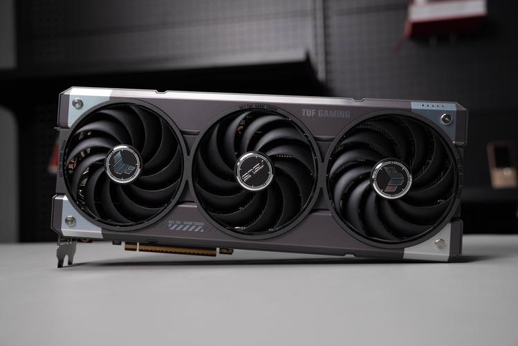 RX 9070 XT性能实测:比上一代强多少?值不值得买?-4 RX 9070 XT性能实测:比上一代强多少?值不值得买?-4