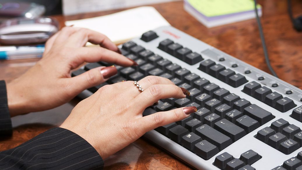 Logitech机械键盘评测:手感、耐用度与性价比全解析-4 Logitech机械键盘评测:手感、耐用度与性价比全解析-4