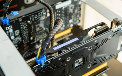 5分钟学会DIY装机，避坑指南从零到点亮主机