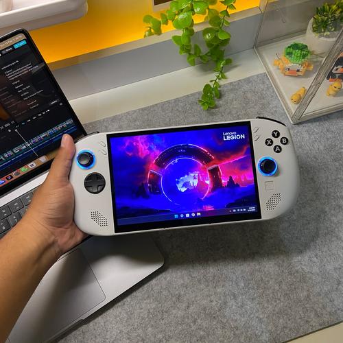 联想Legion Go S深度评测：掌机性能与便携性两全？-4