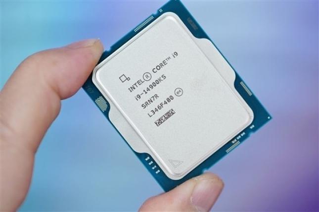 Intel酷睿Ultra 7实测：这代CPU到底值不值得升级？-3