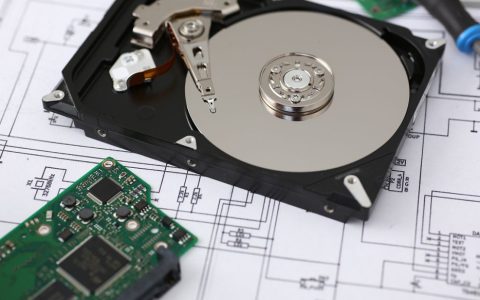 PCIe 5.0固态硬盘怎么选？实测3款旗舰型号速度与散热