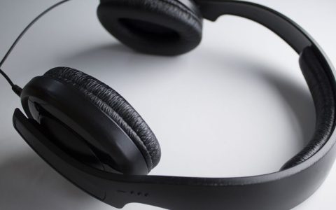 铁三角游戏耳机评测：听声辨位真的比电竞品牌强吗？