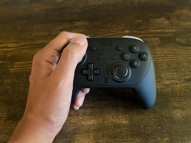 Switch 2 Pro手柄深度评测：值不值得升级？对比原版一探究竟-5