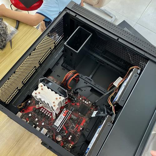 机箱硬盘位不够用？3个隐藏扩展技巧轻松加装-4