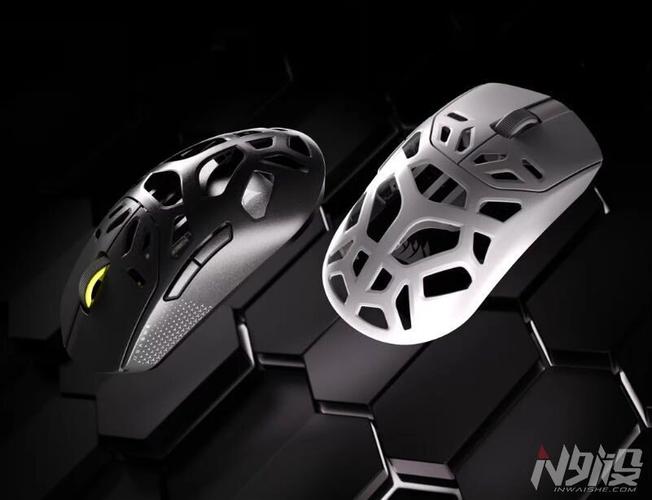 海盗船Sabre V2 Pro评测：轻量电竞鼠标，真的值得入手吗？-2
