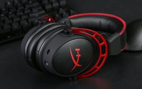 HyperX Cloud Alpha S评测：游戏耳机降噪与音质到底值不值？