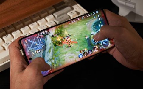 OPPO Find系列玩游戏到底行不行？深度体验告诉你真相。
