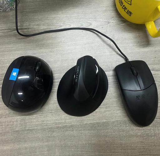 打游戏也能护手？3款垂直鼠标实测：真能边玩边养手腕-1