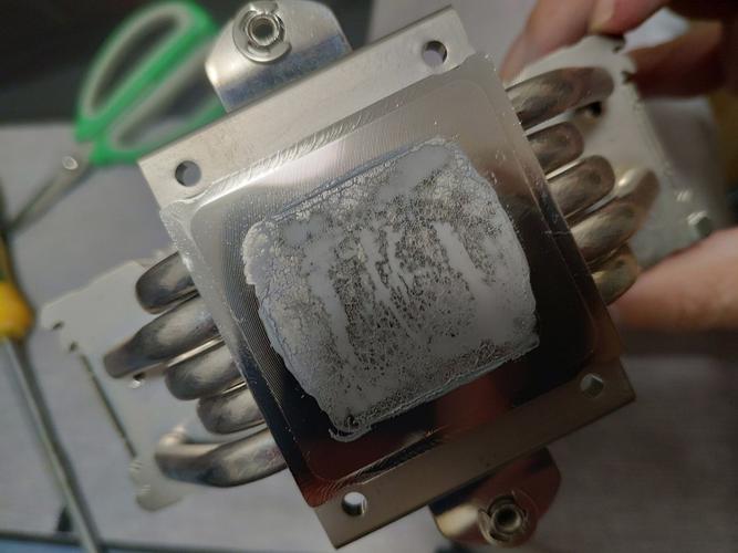 散热器硅脂怎么涂才高效?5分钟学会正确涂抹方法-2 散热器硅脂怎么涂才高效?5分钟学会正确涂抹方法-2