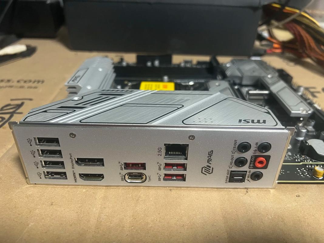 微星B860M迫击炮评测：B760升级值不值？实测告诉你答案-5