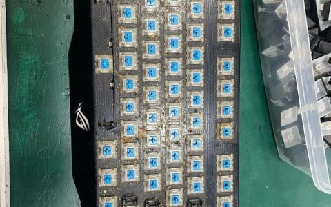 机械键盘缝隙藏灰怎么清？3分钟搞定深度清洁
