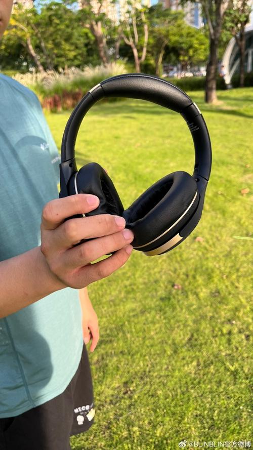 3款脚步声音效耳机横评：哪款听声辨位最清晰？-1