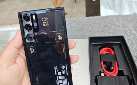 红魔全系横评：从散热到帧率，谁才是真·游戏手机？