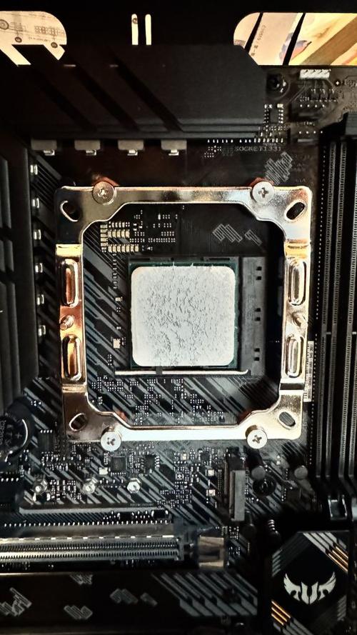 AMD扣具安装不求人，5分钟搞定散热器升级！-3