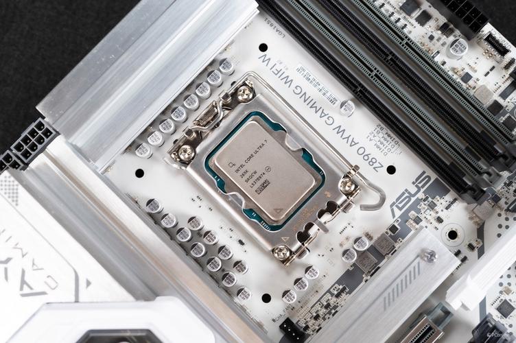 Core Ultra 7 265K评测:性能与功耗的平衡点在哪里?-5 Core Ultra 7 265K评测:性能与功耗的平衡点在哪里?-5