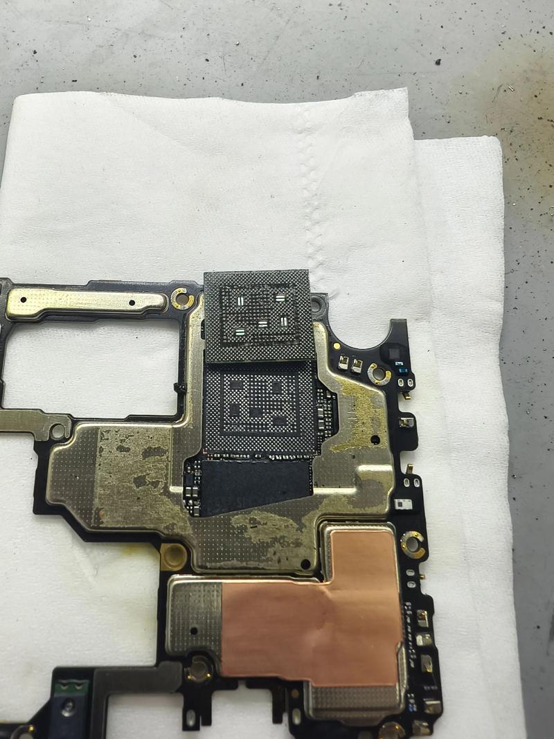 X870主板怎么选?2026年必看的3款高性价比型号推荐-4 X870主板怎么选?2026年必看的3款高性价比型号推荐-4