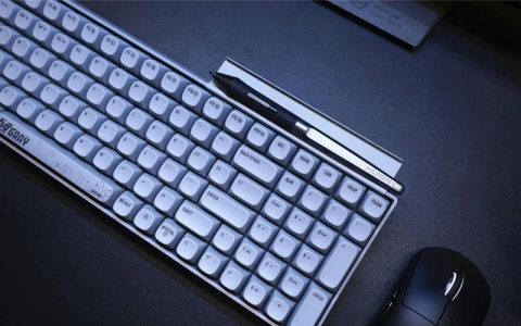 小键盘机械键盘怎么选？3分钟看懂核心参数与避坑指南