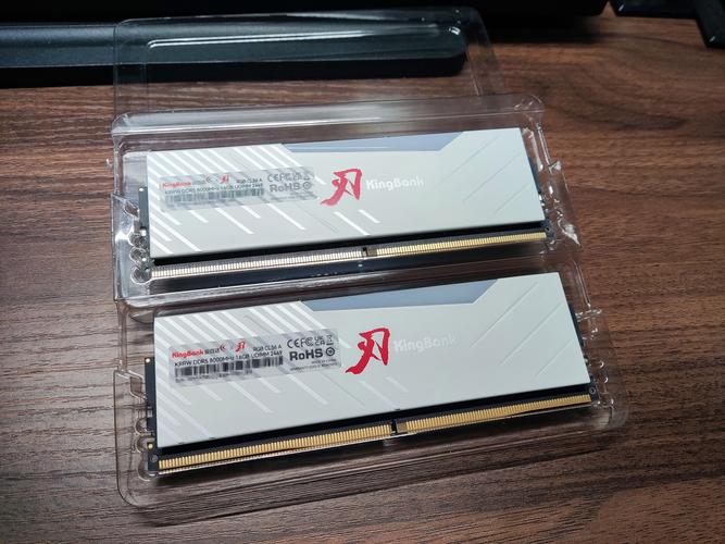 DDR5 8000内存怎么选？实测三款高频条性能与避坑指南