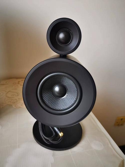 雷蛇游戏音箱评测:低延迟音质和灯效到底值不值?-4 雷蛇游戏音箱评测:低延迟音质和灯效到底值不值?-4