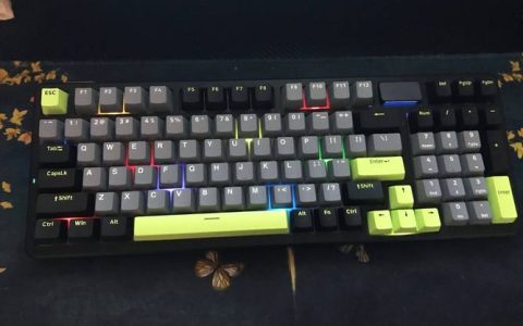 机械键盘手感怎么选？一篇看懂红轴茶轴青轴区别