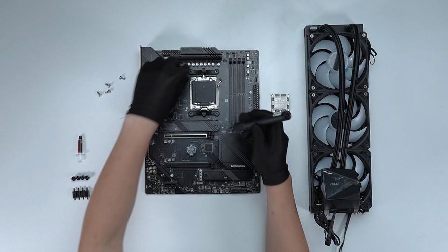 AMD扣具安装不求人，5分钟搞定散热器升级！-4