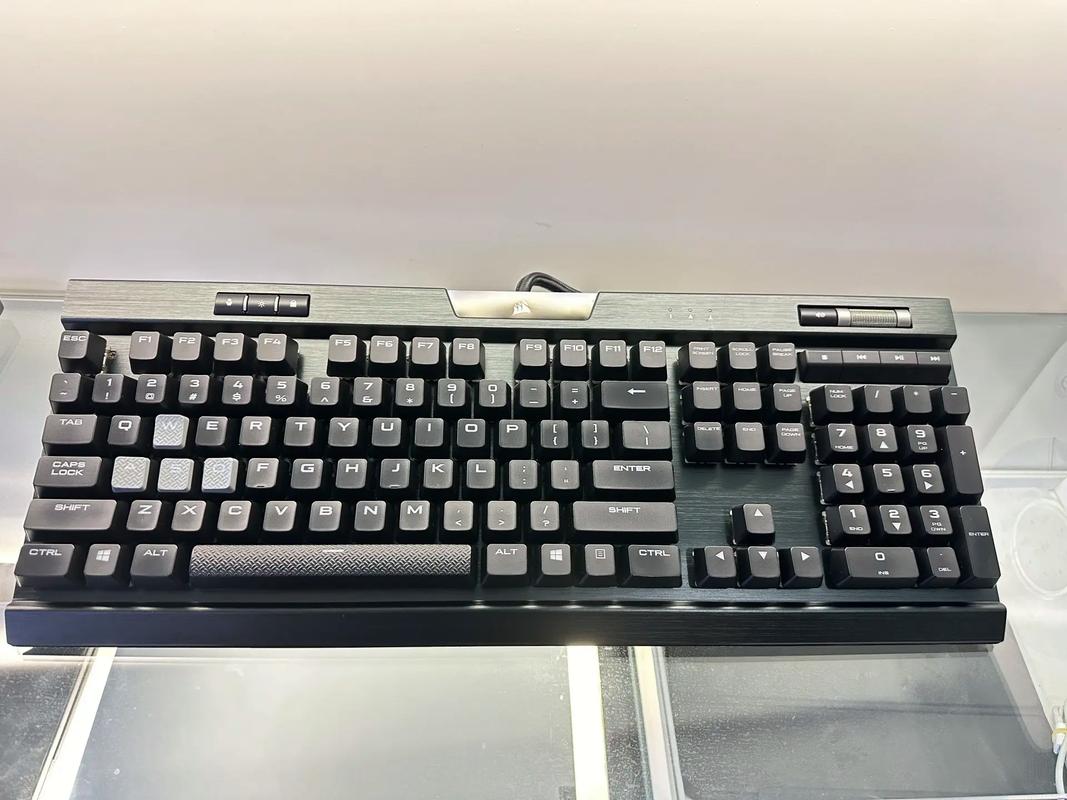 海盗船机械键盘评测：手感与颜值兼备，值得入吗？-4