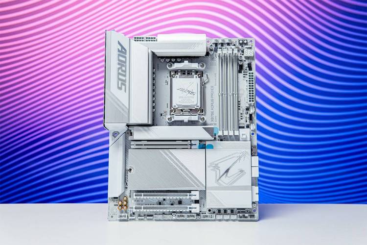 技嘉X870E超级冰雕评测：旗舰级AM5主板到底值不值？-3