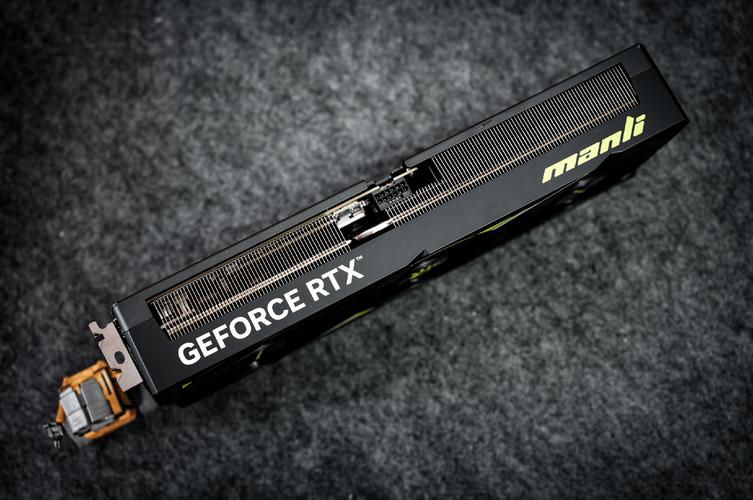 RTX 5070首发评测:性能比4070强多少?值不值得买?-5 RTX 5070首发评测:性能比4070强多少?值不值得买?-5