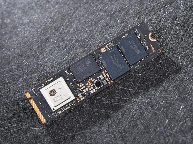 2026年SSD NVMe怎么选?5分钟看懂PCIe 5.0 vs 4.0真实差距-2 2026年SSD NVMe怎么选?5分钟看懂PCIe 5.0 vs 4.0真实差距-2