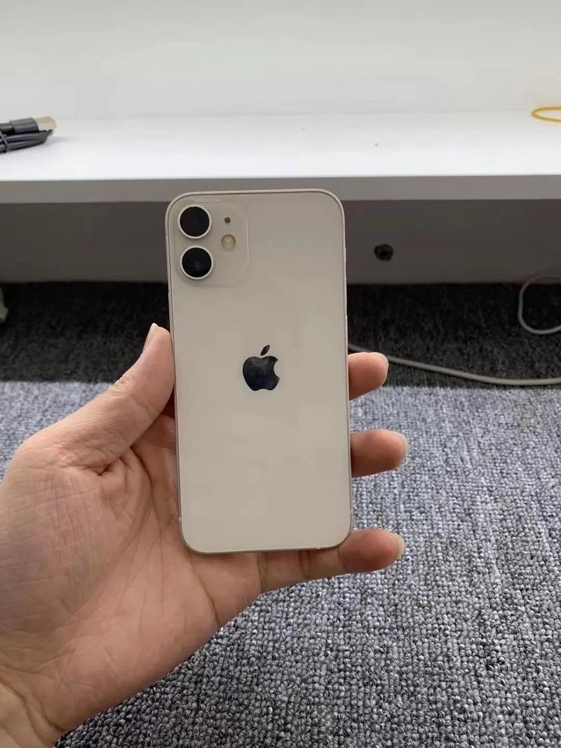 iPhone 12 mini - 小屏旗舰智能手机_资料手册-2