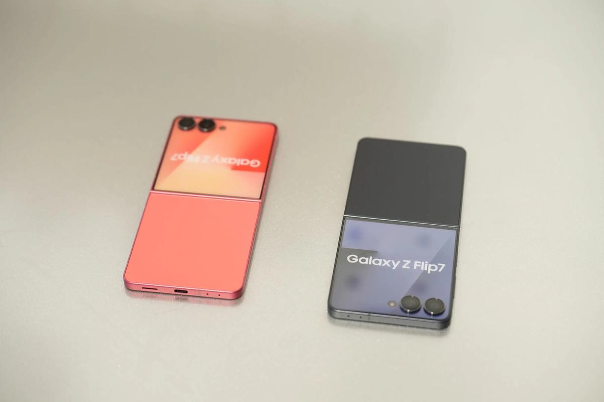 Galaxy Z Flip7 - 折叠屏时尚手机_百科资料-4 Galaxy Z Flip7 - 折叠屏时尚手机_百科资料-4