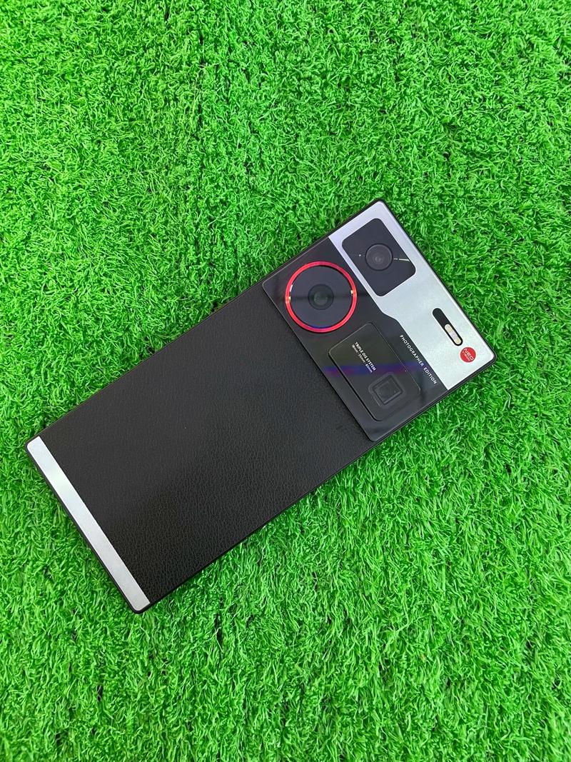 nubia Z60 Ultra 摄影师版 - 专业影像旗舰手机_资料手册-5 nubia Z60 Ultra 摄影师版 - 专业影像旗舰手机_资料手册-5