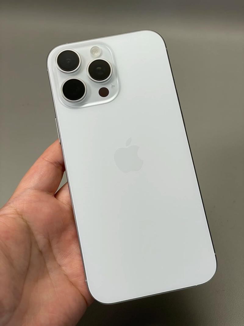 iPhone 16 Pro Max - 钛金属旗舰智能手机_资料库-2 iPhone 16 Pro Max - 钛金属旗舰智能手机_资料库-2