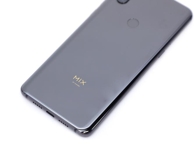 小米MIX 3 - 磁动力滑盖全面屏手机_资料手册-3