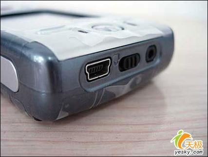 摩托罗拉 E680g - 翻盖音乐手机_资料手册-5 摩托罗拉 E680g - 翻盖音乐手机_资料手册-5
