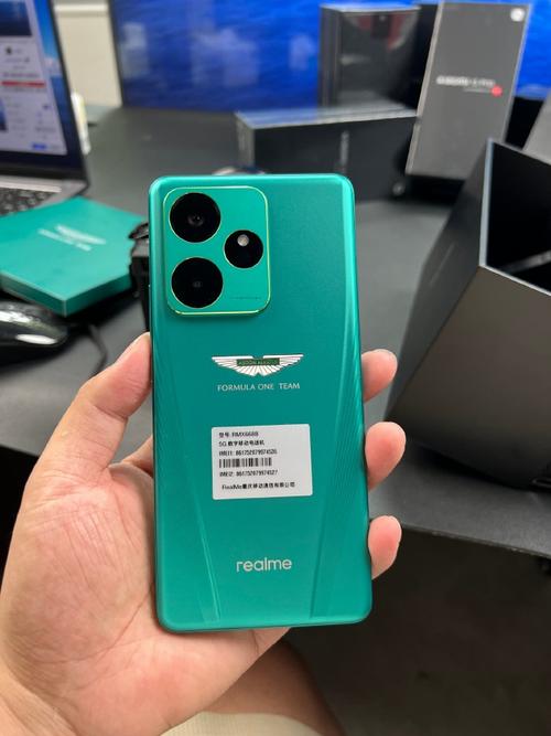 realme GT 7 Pro 阿斯顿马丁F1限量版 - 联名旗舰手机_资料手册-2
