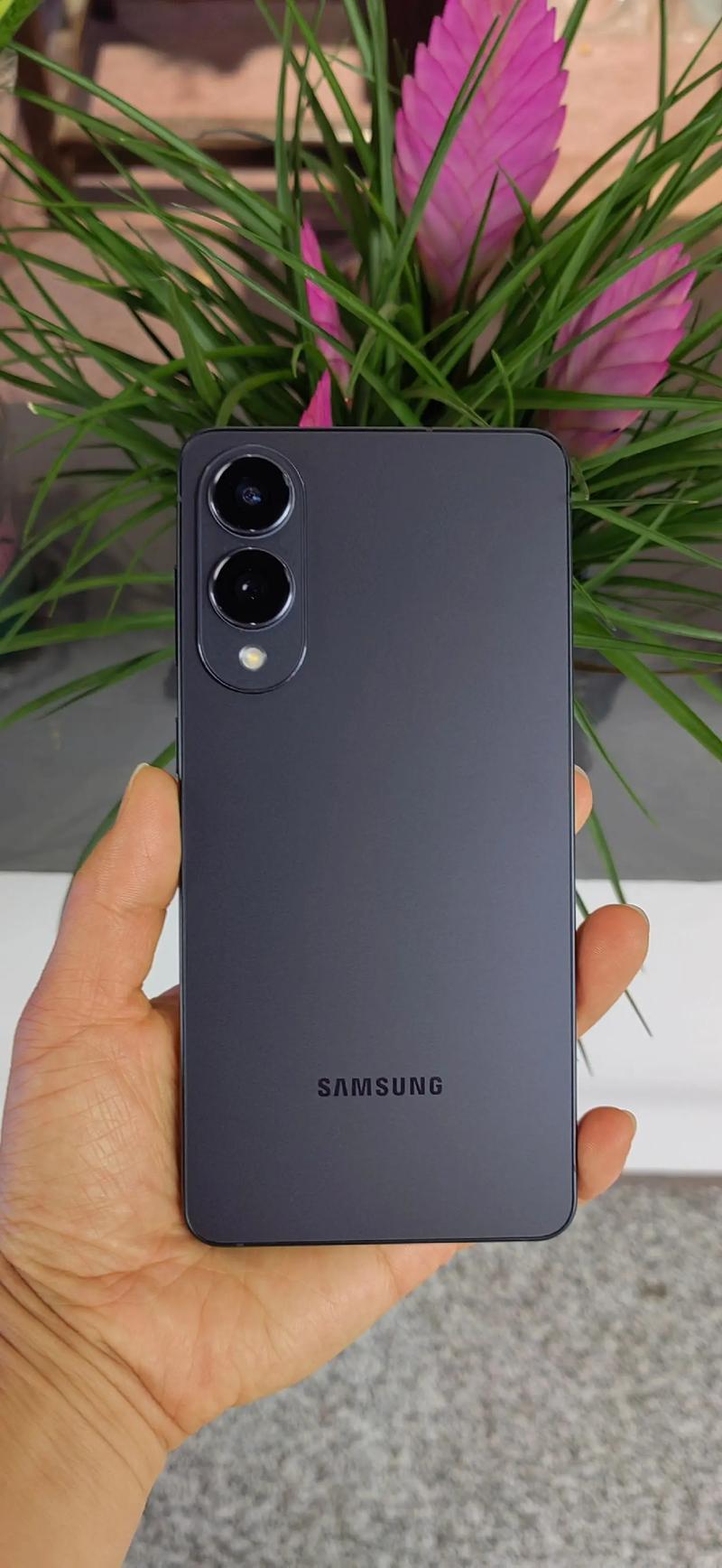 Galaxy S25 Edge - 超薄旗舰智能手机_资料手册-2