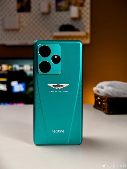 realme GT 7 Pro 阿斯顿马丁F1限量版 - 联名旗舰手机_资料手册-3
