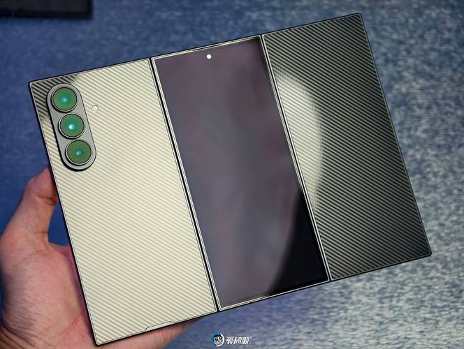 Galaxy Z TriFold – 三折叠旗舰手机_资料合集