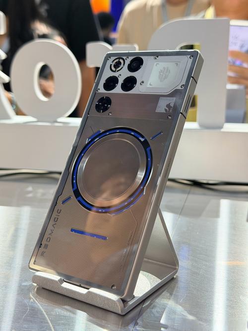 红魔11 Pro - 电竞游戏手机_百科资料-3