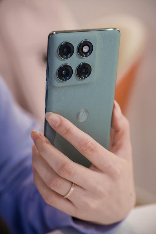 联想moto Edge系列 - 高性能曲面屏手机_百科资料-5