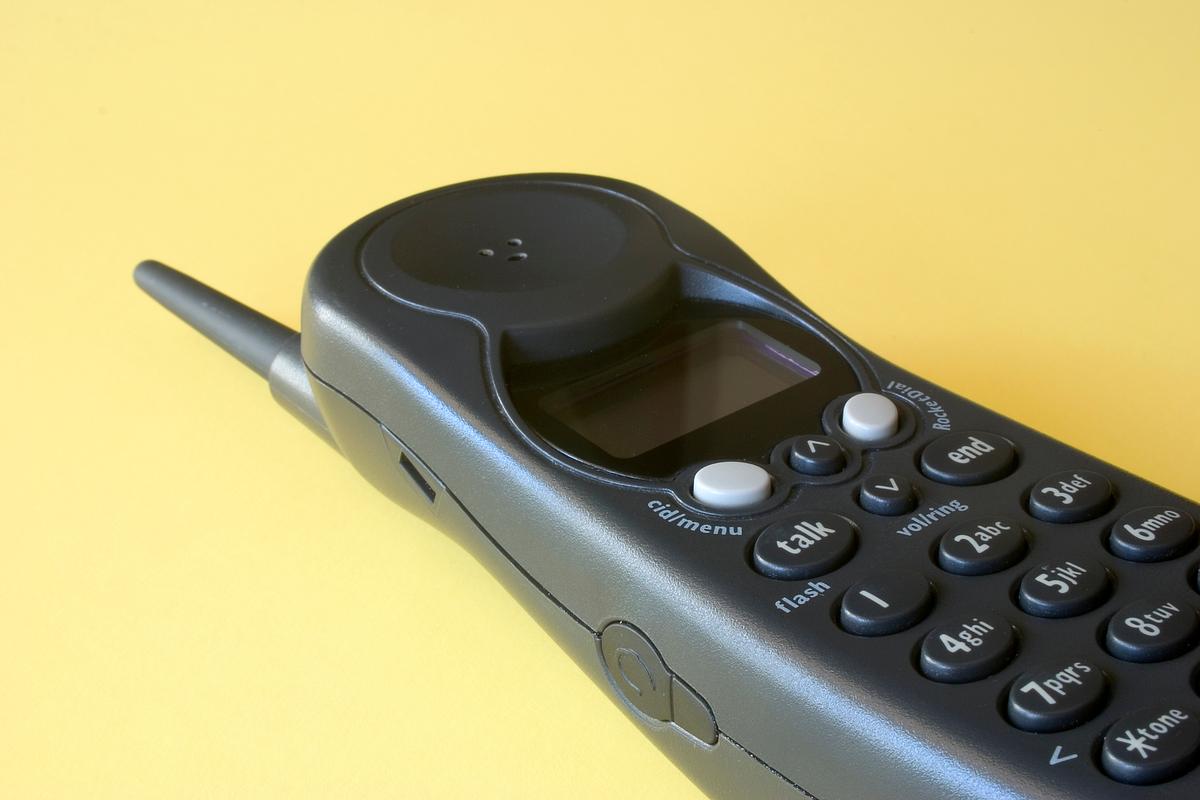 摩托罗拉 Razr 70 - 折叠屏智能手机_百科资料-4