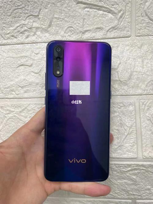 vivo Z5 - 长续航三摄手机_资料手册-5 vivo Z5 - 长续航三摄手机_资料手册-5