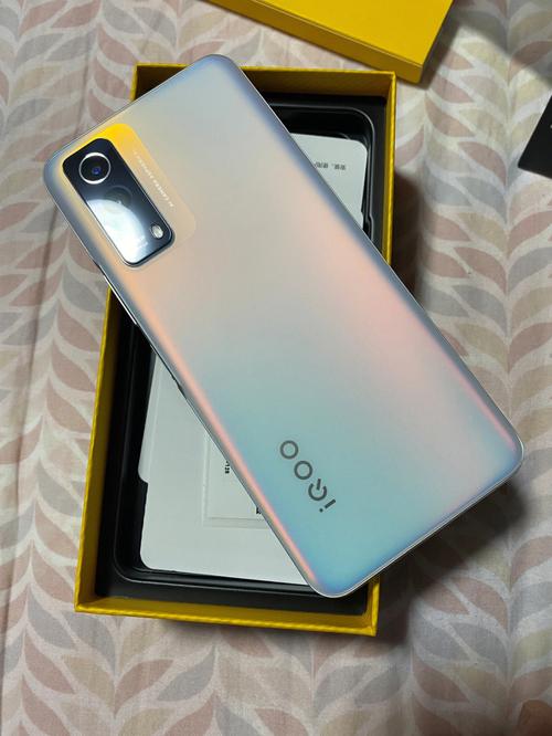 iQOO Z5x - 长续航性能手机_资料手册-3 iQOO Z5x - 长续航性能手机_资料手册-3