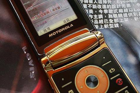 摩托罗拉 RAZR2 V8 - 经典翻盖手机_百科资料-5